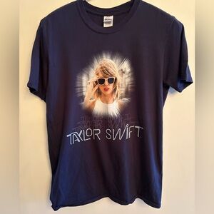 Taylor Swift Navy 1989 Concert Tee size medium